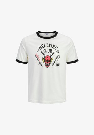 Valge T-särk musta äärisega, millel on ees punane sarviline deemonipea, leegitsev mõõk, kirvepea ja tekst "HELIKLIUB".