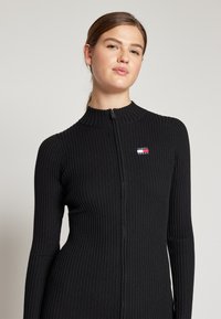 Tommy Jeans BADGE ZIP SWEATER DRESS - Jumper dress - black