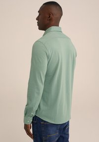 WE Fashion TALL FIT - Camisa - grün