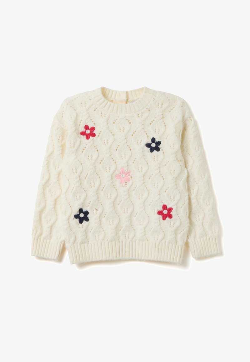 Cremfarbener Strickpullover mit Zopfmuster, der rote, pinke und marineblaue gestickte Blumen zeigt, die über die Vorderseite verteilt sind.