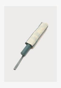 Избран, soft yellow/light green