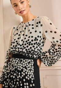 Love & Roses REGULAR FIT - MONO SPOT  MIDI  - Maksi suknelė - black white