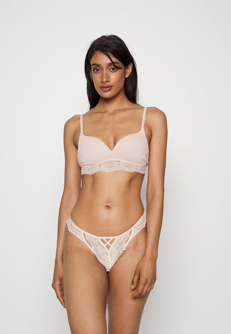Hunkemöller 3 PACK YAKIRA STRING - Tanga - off white