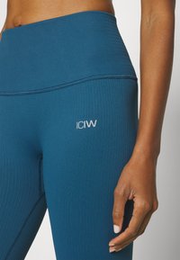 ICANIWILL DEFINE SEAMLESS POCKET - Tajice - teal