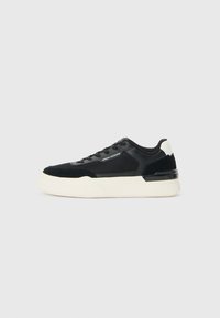 Unselected, black