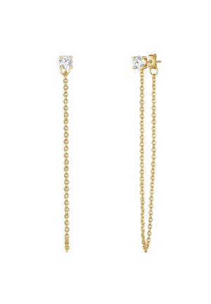 Goldene Ohrhänger mit einem gewundenen Glieddesign und einem klaren Kristallstecker an der Oberseite. Die Ketten hängen elegant unter dem Ohr.