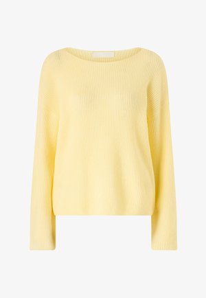 Pull tricoté jaune pâle à manches longues avec un col rond et une texture côtelée, présenté sur un fond blanc uni.