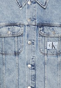 Calvin Klein Jeans REGULAR 90S JACKET UNISEX - Casaco de ganga - denim light