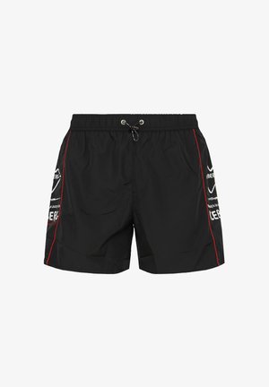 Zwarte heren zwemshorts met elastische tailleband, trekkoord aan de voorkant, rode zijbies en witte grafische logo's op de zijkanten.