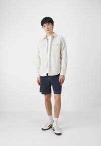 Levi's® BARSTOW WESTERN STANDARD - Camisa - white onyx