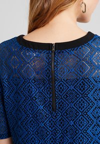 Taifun Sukienka koktajlowa