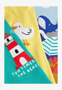 Nije odabrano, blue yellow seaside