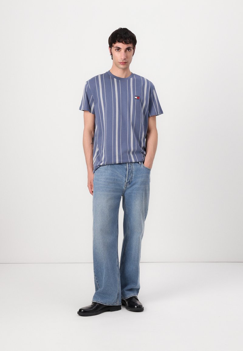 Tommy Jeans STRIPE JERSEY CREW NECK T-SHIRT - Triko s potiskem - blue moment