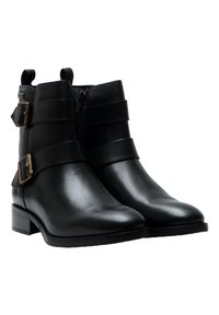 Les Tropeziennes par M Belarbi Botines camperos - black