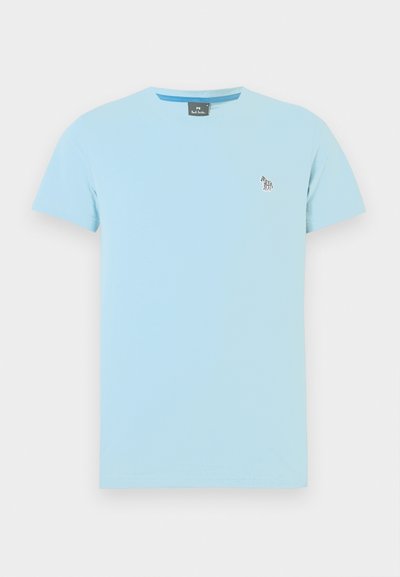 Ανοιχτό μπλε κοντομάνικο t-shirt με στρογγυλή λαιμόκοψη και μικρό κεντητό λογότυπο ζέβρας στο αριστερό στήθος.