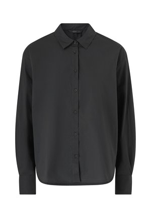 Langærmet sort skjorte med knapper, spids krave og manchetter, ensfarvet design, vist mod hvid baggrund.