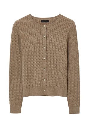 Beige gestrickte Strickjacke mit strukturiertem Zopfmuster, rundem Ausschnitt und sechs Knöpfen vorne zum Verschließen.