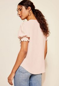 Friends Like These RUFFLE FRONT PUFF SLEEVE REGULAR FIT - Bluse - pink