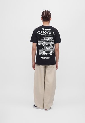 HUF, LAND CRUISER SPECIAL TEE UNISEX - Тениска с щампа - black