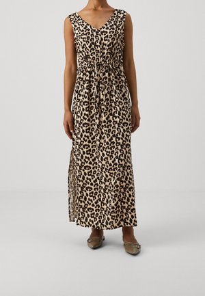 Maxikjole med leopardprint, V-hals, indsvejsning i taljen og slids på siden. Lavet af letvægtsstof, den har en glat tekstur.