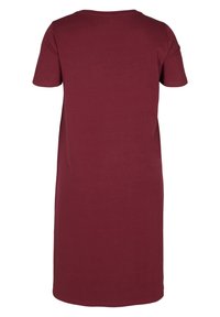 Robe bordeaux unie, manches courtes, longueur genoux, col rond, vue de dos sur fond blanc.