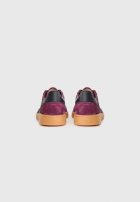 adidas Originals SPEZIAL UNISEX - Αθλητικά παπούτσια - maroon/core black/gum