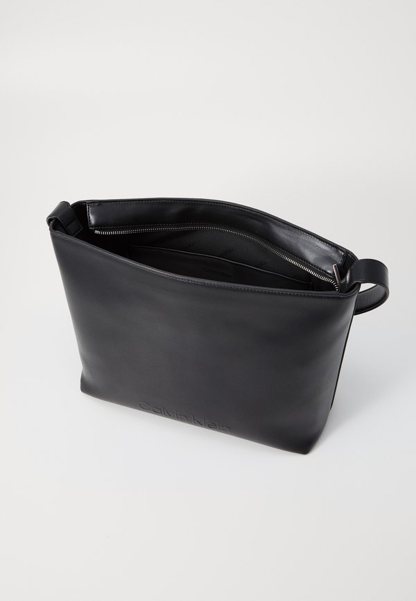 EMBOSSED LOGO MEDIUM - Handbag4