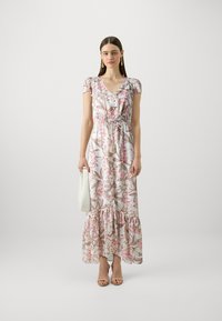 Guess DESTINY V NECK  - Robe longue - white/light pink