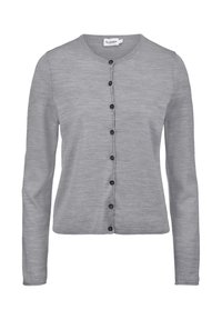 Lichtgrijze cardigan gemaakt van zacht materiaal, met lange mouwen, een ronde hals en zwarte knopen aan de voorkant.