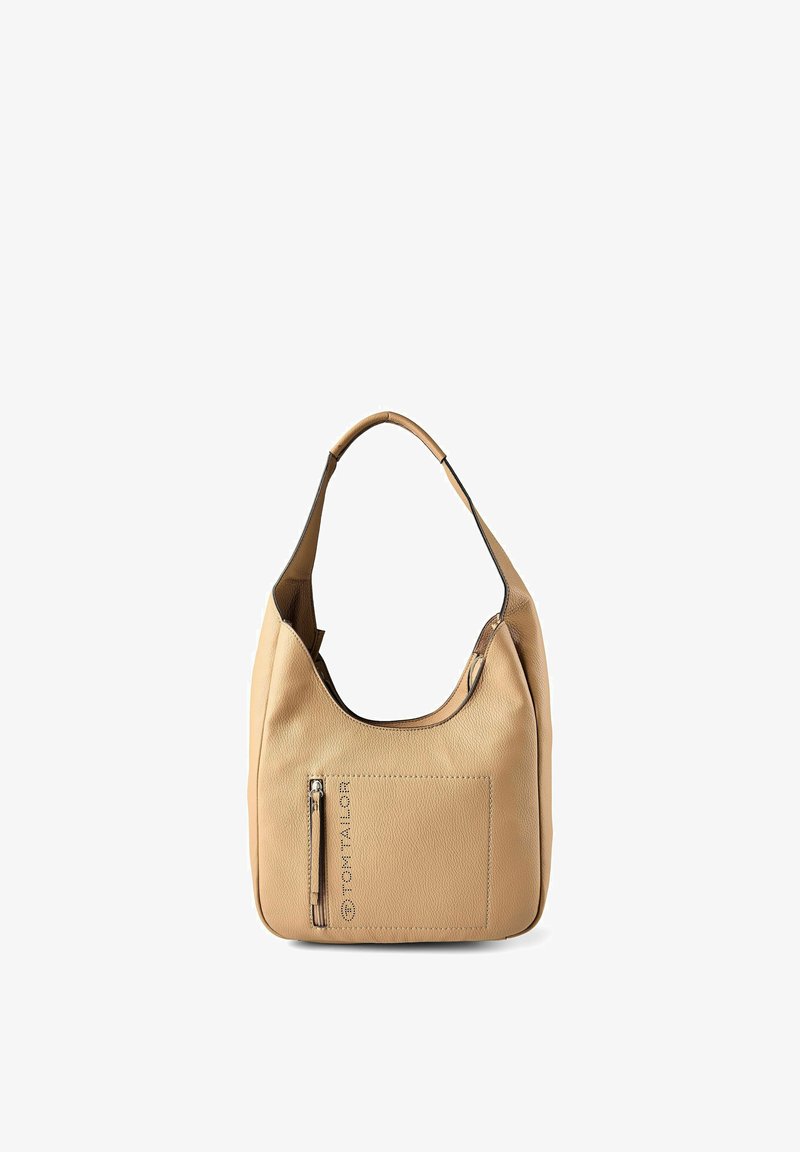 Sac à bandoulière en cuir beige avec une sangle unique, une poche avant zippée, et un logo "Tom Tailor" embossé sur la poche.