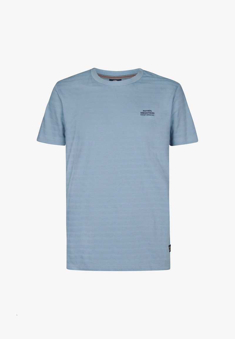 Hellblaues T-Shirt mit kurzen Ärmeln und Rundhalsausschnitt, versehen mit dezenten, strukturierten Streifen und kleinem "Petrol Industries"-Logo auf der oberen linken Brust.