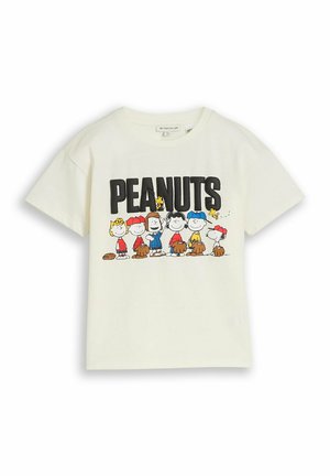 Weißes kurzärmeliges T-Shirt mit Peanuts-Figuren und großem schwarzem "PEANUTS"-Text über ihnen auf der Brust.