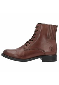 Botín de cuero marrón hasta el tobillo con un diseño de cordones, panel trasero texturizado y un pequeño tacón. Presenta un logotipo de la marca en el costado.