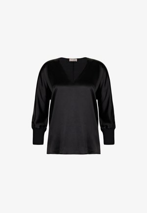 Czarna satynowa bluzka z dekoltem w kształcie litery V, długimi bufiastymi rękawami i prążkowanymi mankietami. Gładka tekstura, luźny krój i minimalistyczny design bez wzorów.