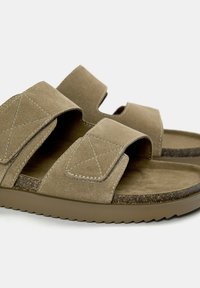 PULL&BEAR Slip-on sandaler - beige