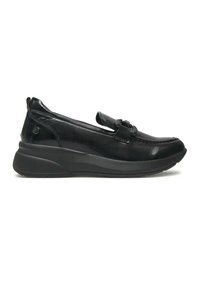 Scarpa slip-on in pelle nera con punta arrotondata, suola in gomma e fibbia decorativa. Presenta una finitura lucida e un colletto imbottito per il comfort.