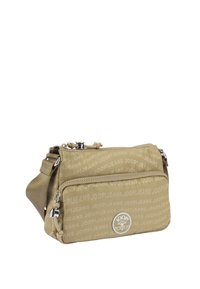 Khaki torba na ramię z wytłoczonym logo, srebrnymi detalami i przednią kieszenią na zamek. Posiada regulowany pasek oraz miękki, teksturowany materiał.