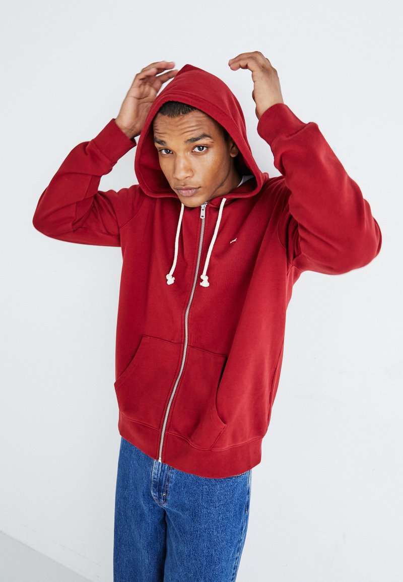 levi-s-the-original-zip-up-mikina-na-zip-sun-dried-tomato-bordeaux