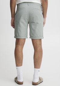 Blend BHSHORTS LINEN MIX SLIM/ REGULAR FIT - Kratke hlače - jadeite