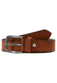 Bruine leren riem met een gladde textuur, voorzien van een zilveren metalen gesp en een gestikte houder. Het design heeft een subtiel nerfpatroon.
