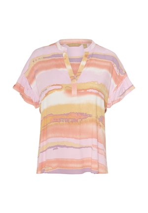 Korte mouwen blouse in lichtroze met horizontale strepen in oranje, geel en paars. Heeft een v-hals en ruches aan de mouwen.