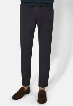 Dual Action Summer Blue Pantaloncini: Vestibilità Comoda Per Le Tue Giornate Di Sole!
