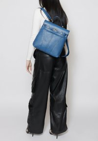 Roberta Rossi CONVERTIBLE INTO - Rugzak - bluette