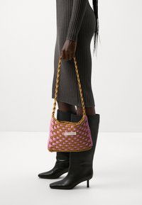 SUMMERY Copenhagen TACI CROSS BAG - Taška s příčným popruhem - light brown/pink