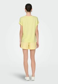 ONLY MOSTER O-NECK - Bluse - wax yellow