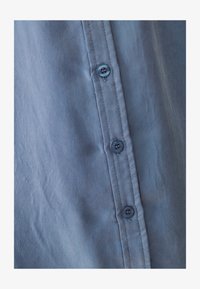 Unausgewählt, steel blue