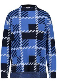 Niebieski i granatowy sweter z dużym wzorem w kratkę, z ukośnymi paskami i jednolitymi blokami, długimi rękawami i okrągłym dekoltem.