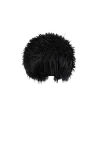 Čierna kožušinová čiapka s plyšovou textúrou, ktorá má široký kožušinový pás a priliehavú, hladkú vnútornú podšívku. Mäkký a teplý dizajn vhodný do chladného počasia.