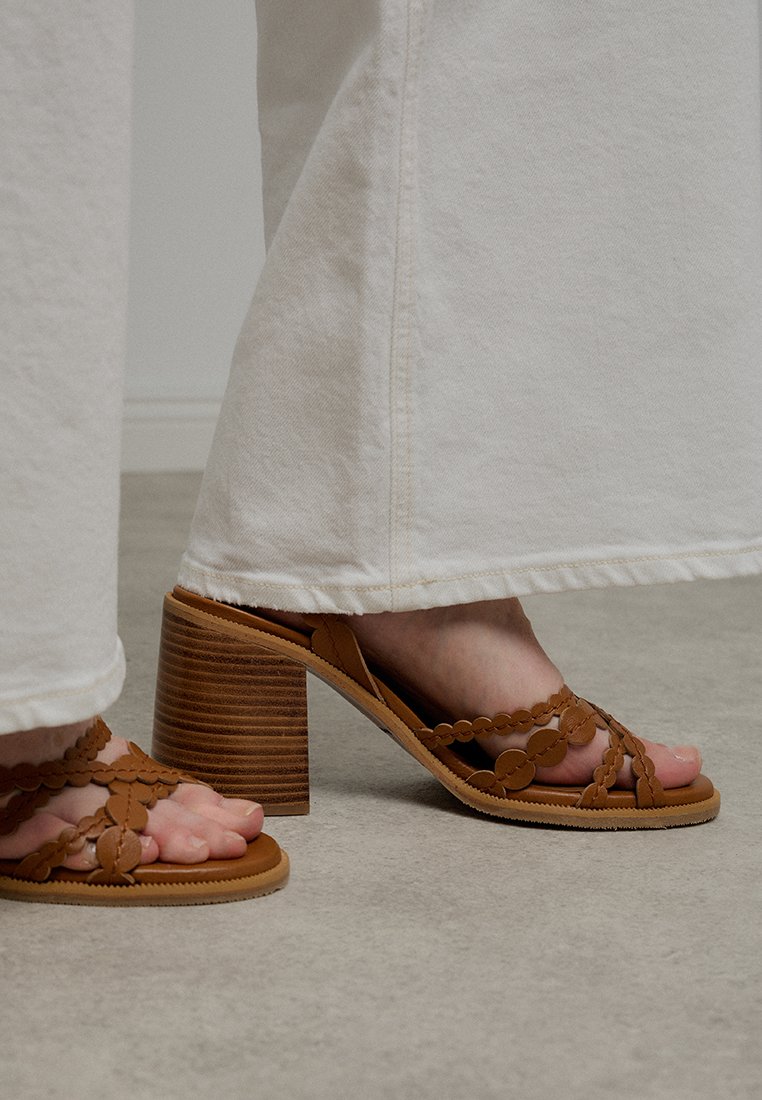 See by Chloé Sandalen met hoge hak bruin See by Chloé Sandalen met hoge hak bruin