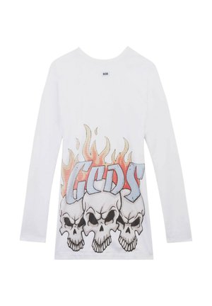Weißes Langarmshirt mit drei Totenköpfen unten, Flammen darüber und großem "GCDS"-Schriftzug in Blau und Rot über dem Design.